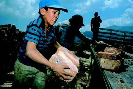 Figura 1: ndia  trabalho infantil (construo)